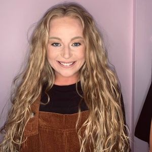 Meet your Posher, Hayley